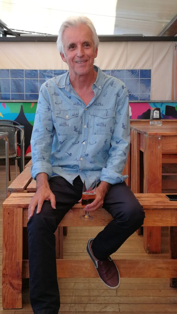 Kiko Veneno, en un Mercedes blanco llegó Las2Sevillas Kiko Veneno, en un Mercedes blanco llegó Las2Sevillas